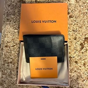 Men’s Louis Vuitton Multiple wallet